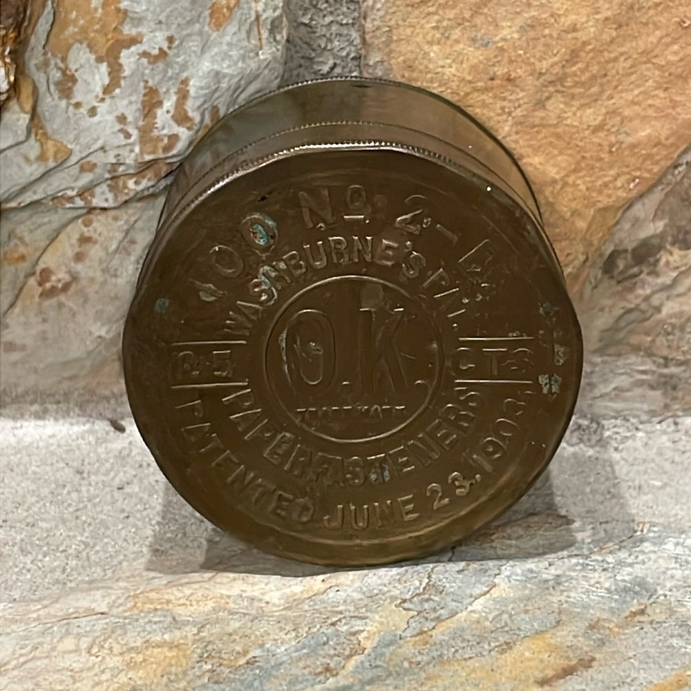 Vintage Washburne’s Pat. Paper Fasteners Round Tin